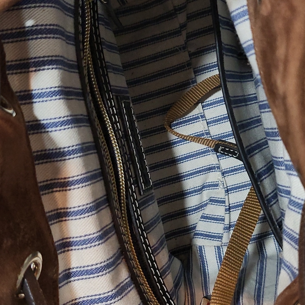 Dooney & Bourke cinch top Crossbody bag - Picture 5 of 11